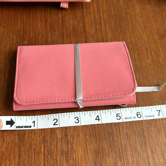 Pandora Me x Millie Bobby Brown clutch and Jewelry Organizer - Picture 8 of 9